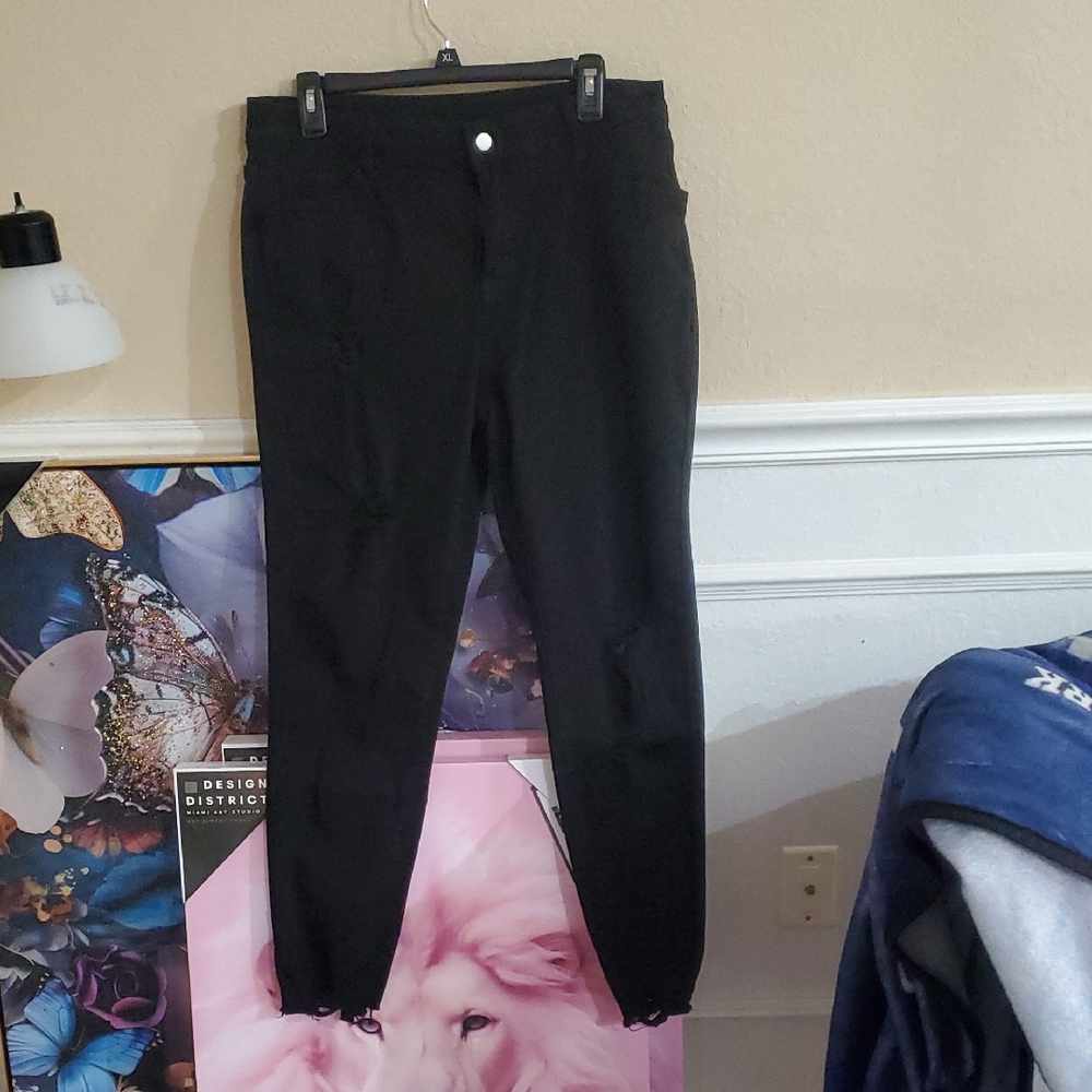 SHEIN Classic Black Distressed Skinny Jeans